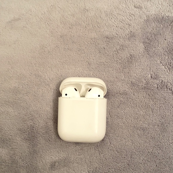 Apple air pods - Picture 1 of 2